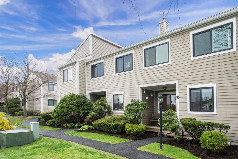 82 Park Drive Photo 2