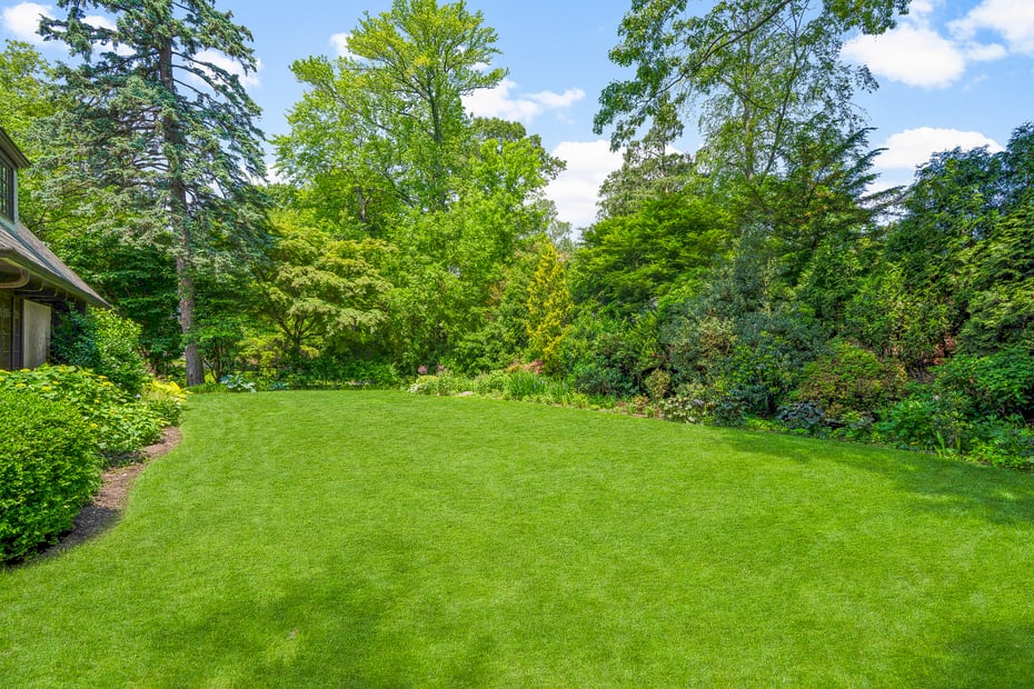383 Beechmont Drive Photo 38