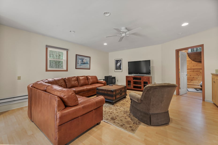 105 Harrington Rd Photo 54