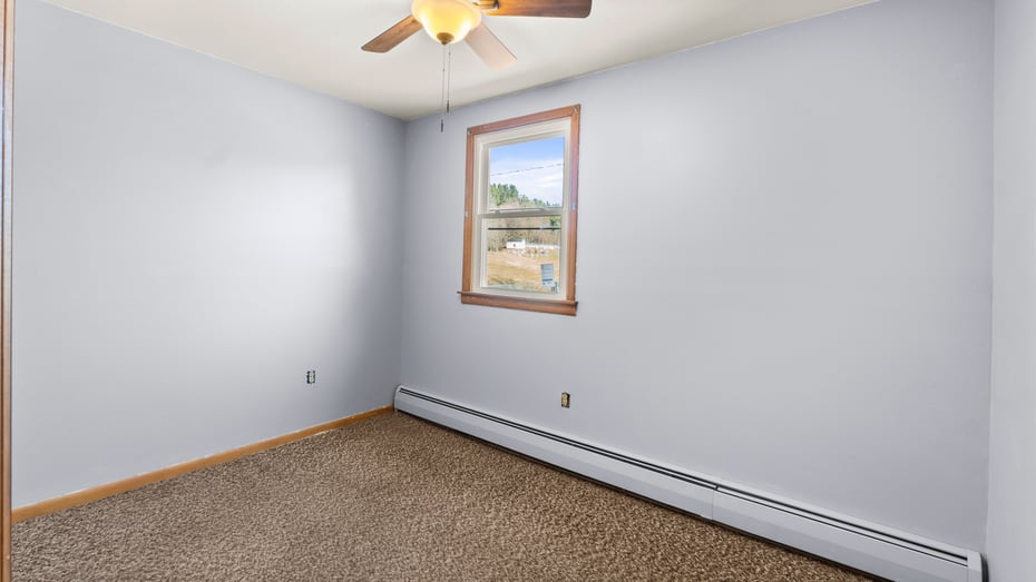 469 Pecks Rd Photo 20
