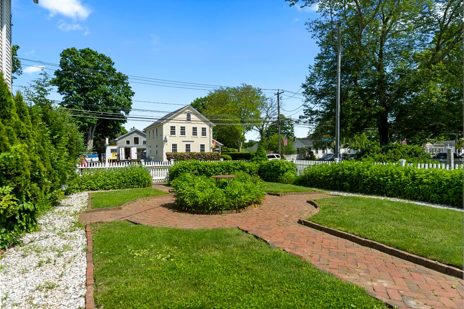 60 Lyme Street Photo 9