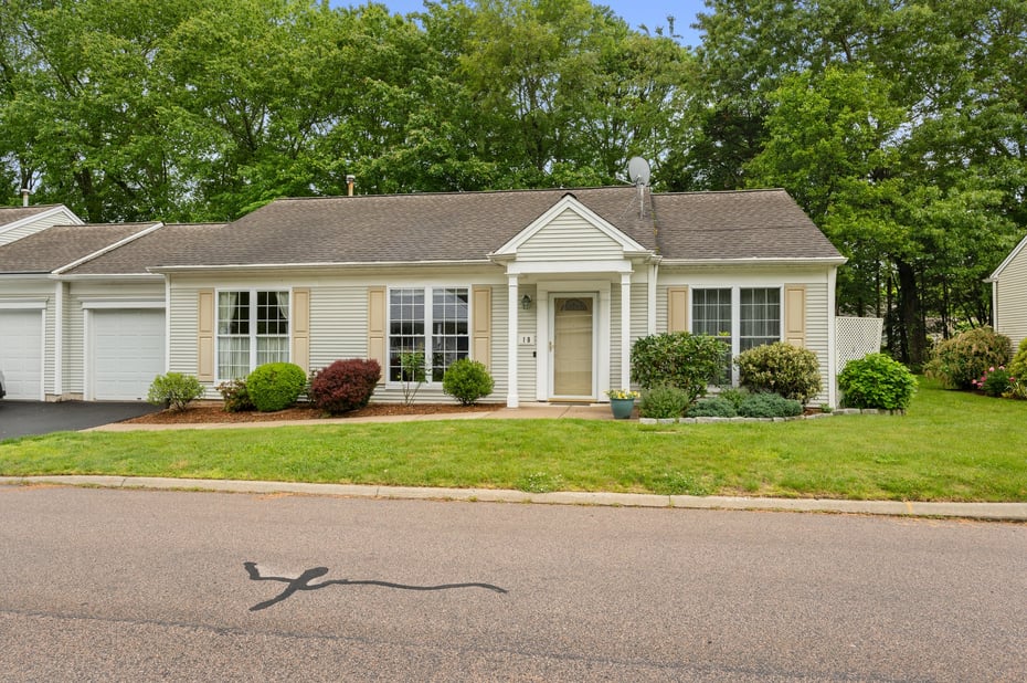 18 Beechwood Drive Photo 1