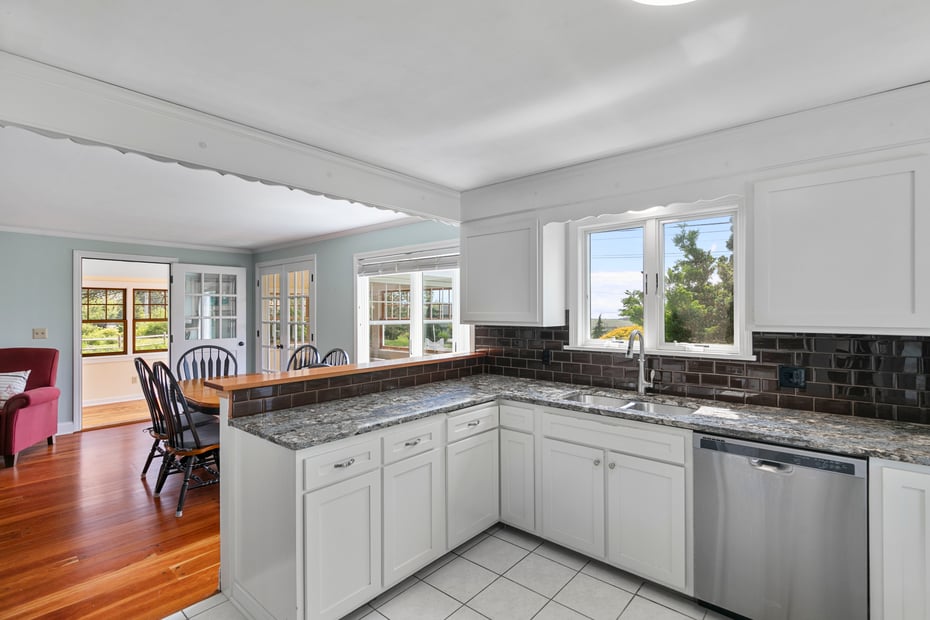 290 Neck Road Photo 6