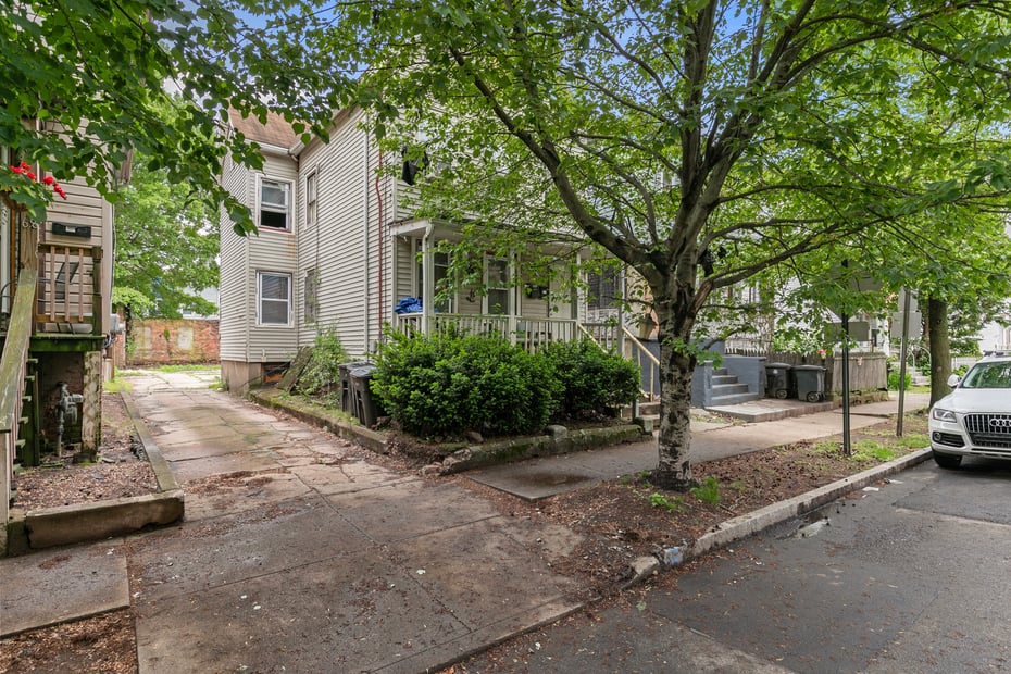 72 Daggett Street Photo 3