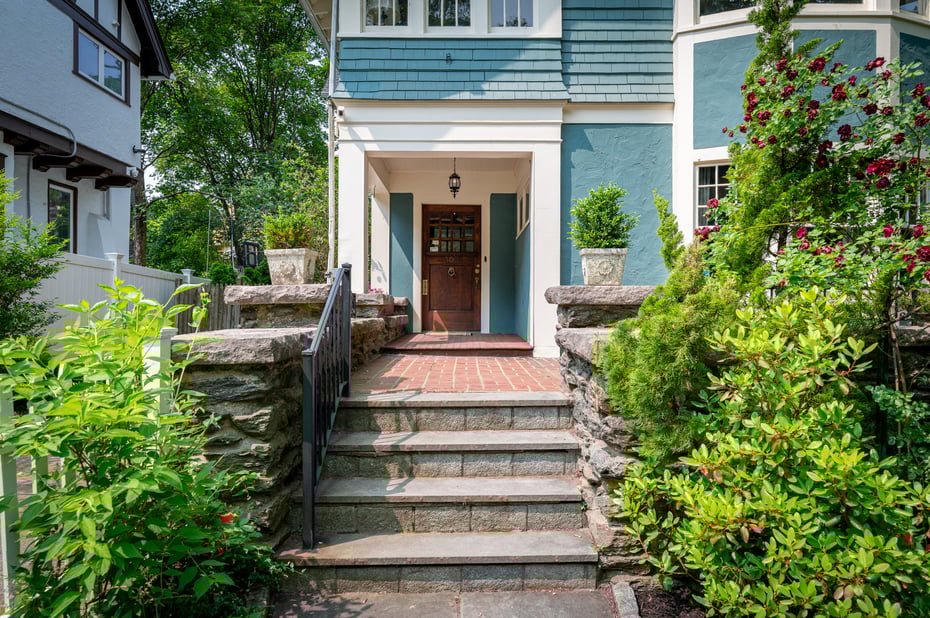 305 Park Hill Avenue Photo 2