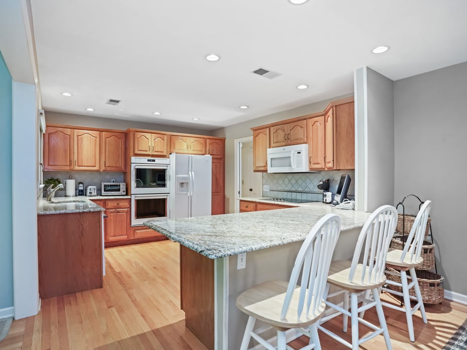 52 Grumman Avenue Photo 6