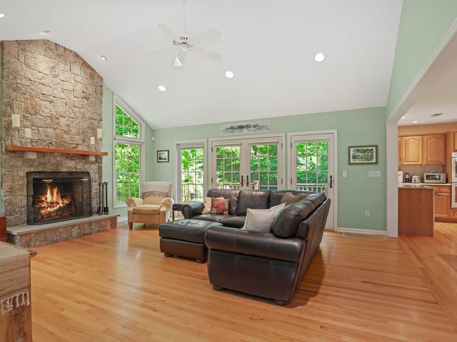 52 Grumman Avenue Photo 9
