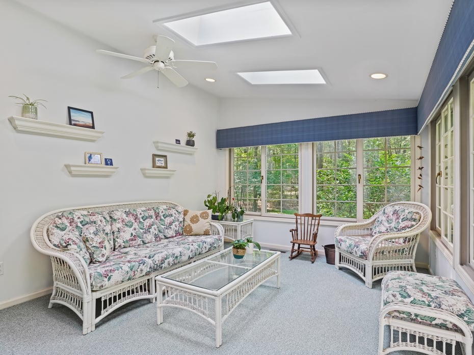 52 Grumman Avenue Photo 11