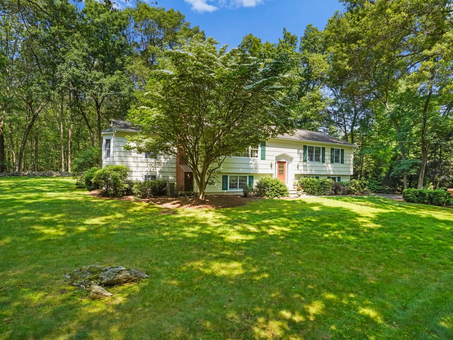 52 Grumman Avenue Photo 34