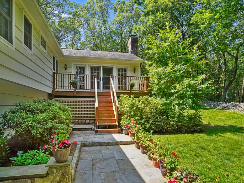 52 Grumman Avenue Photo 35