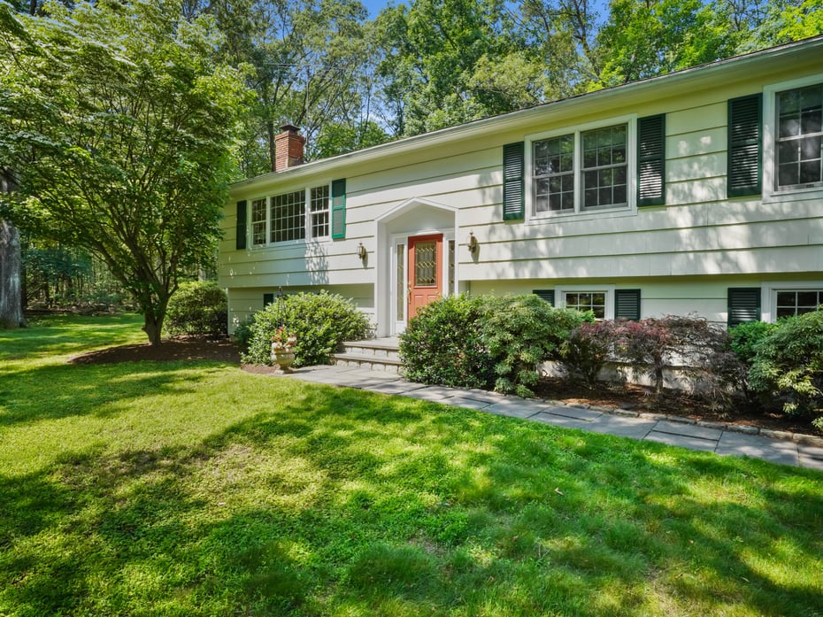 52 Grumman Avenue Photo 36