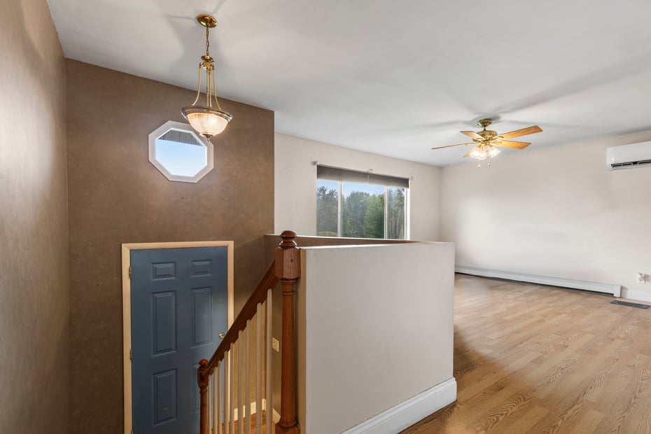 76 Maureen Drive Photo 5