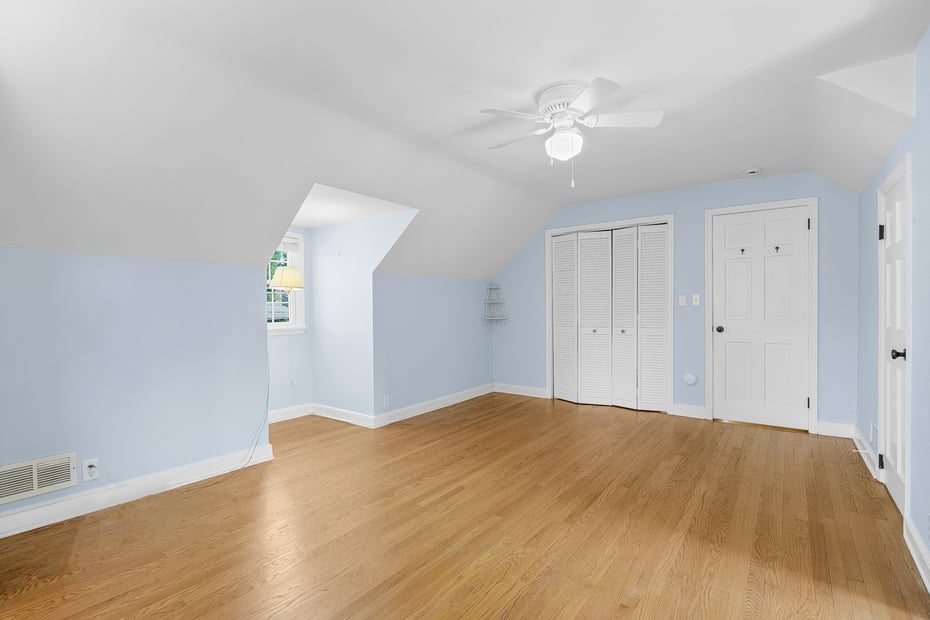 4 Senate Place Photo 22