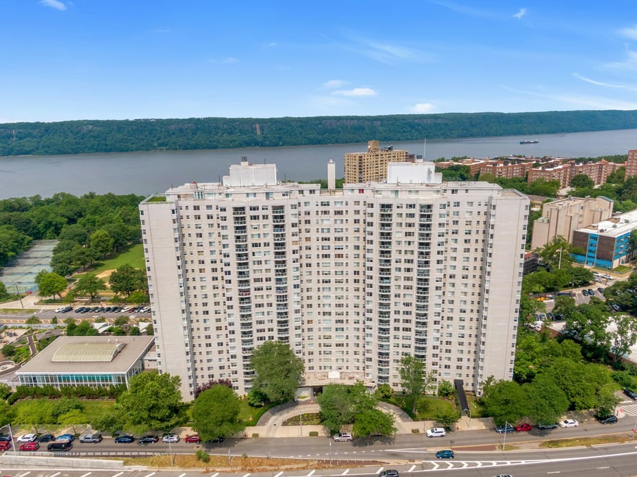 3333 Henry Hudson Parkway #23EF Photo 1