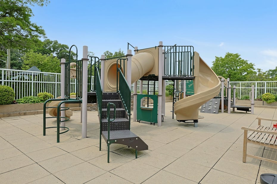 3333 Henry Hudson Parkway #23EF Photo 32