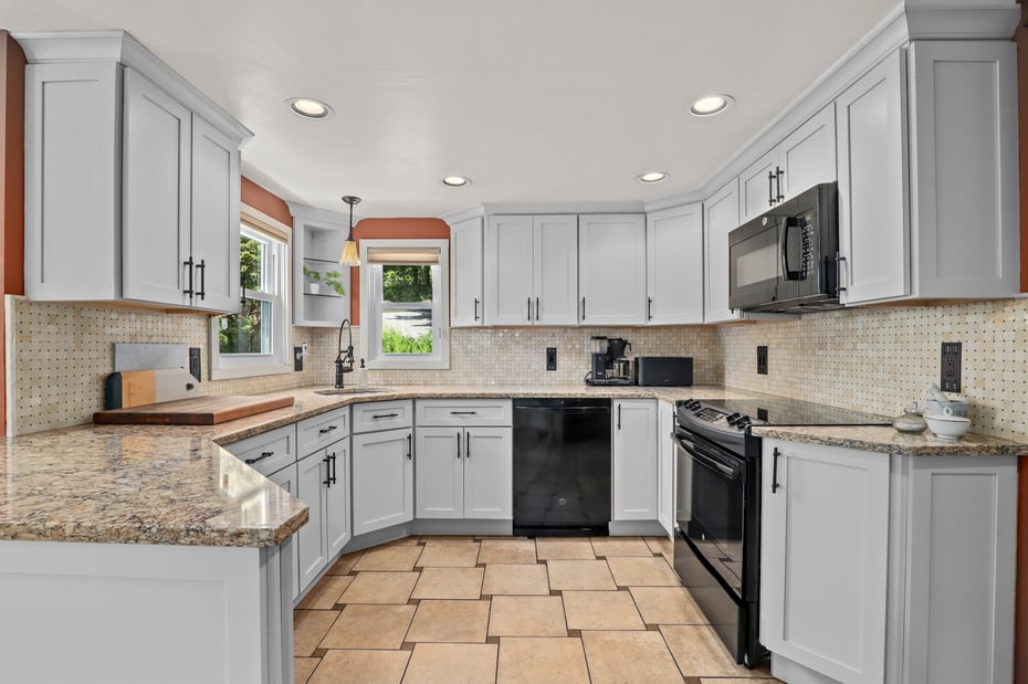 3841 Indian Hill Road Photo 9