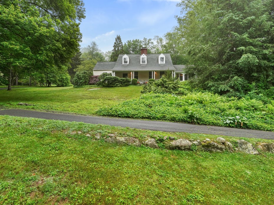 33 Great Pasture Road Photo 1