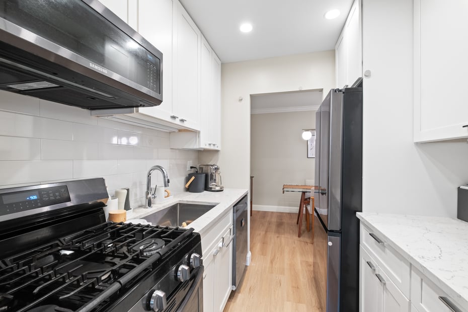 100 E Hartsdale Avenue  #2oe Photo 3