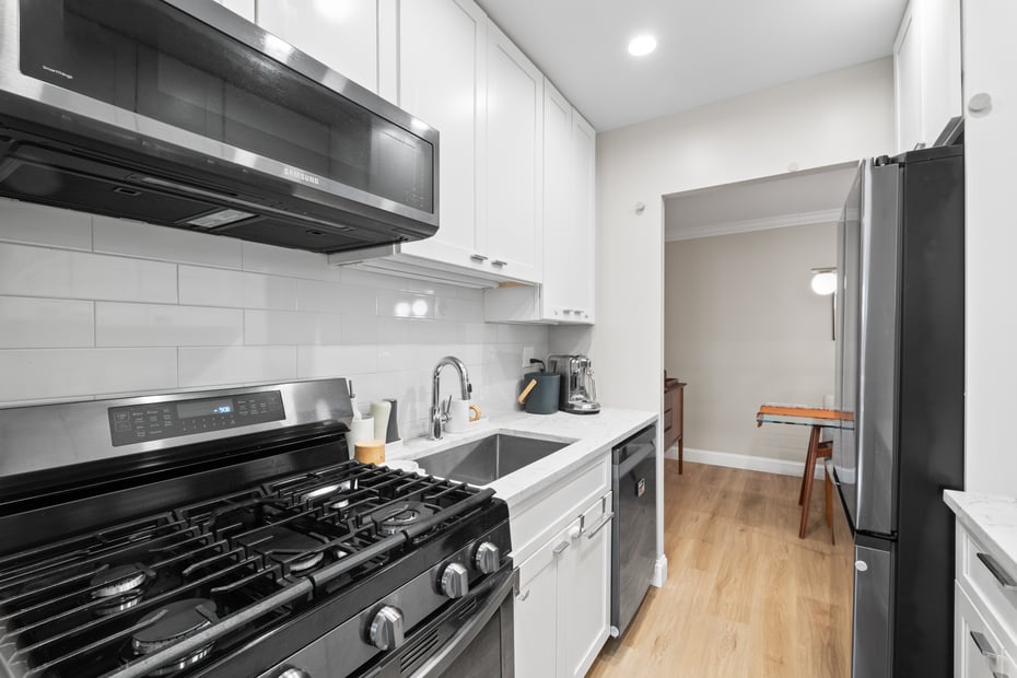 100 E Hartsdale Avenue  #2oe Photo 5