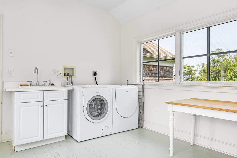 52 Avondale Road Photo 32