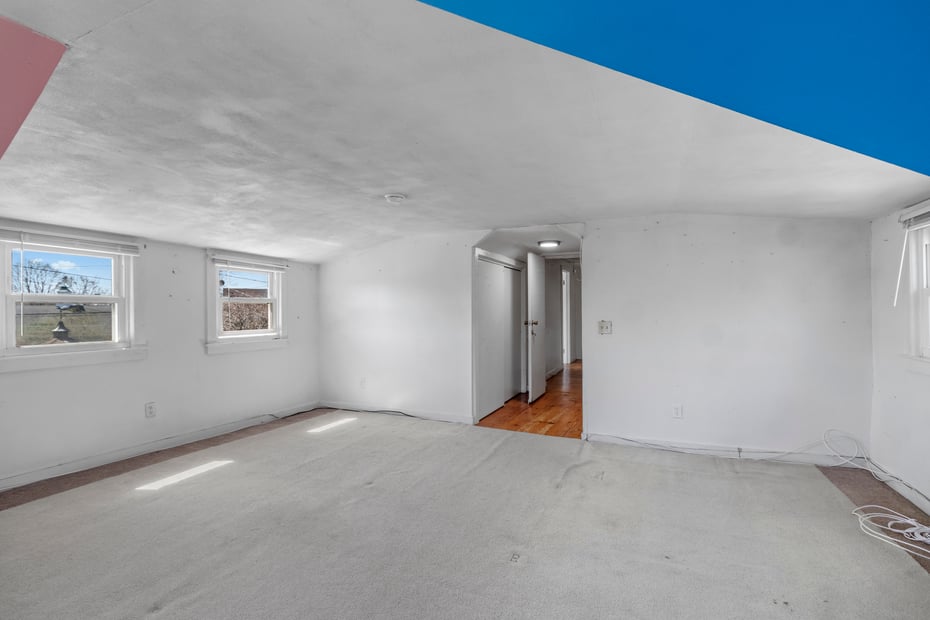 9 Essex Road Photo 5
