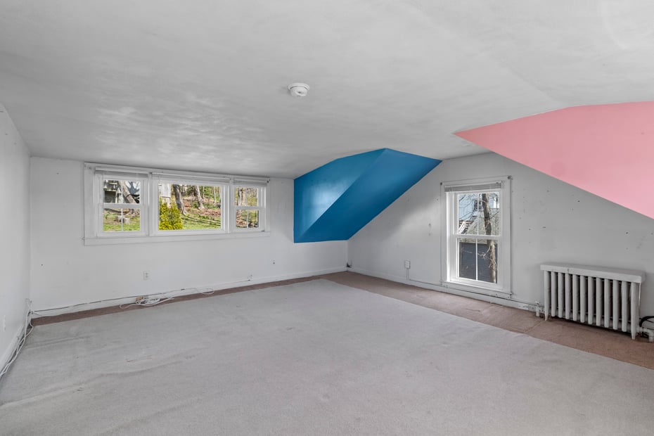 9 Essex Road Photo 10