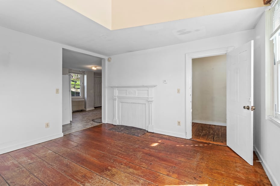 9 Essex Road Photo 19