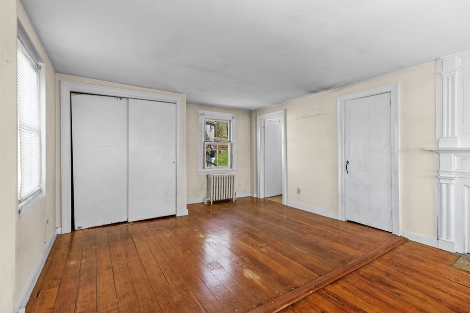 9 Essex Road Photo 20