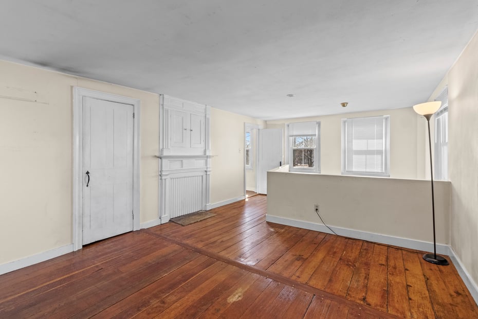 9 Essex Road Photo 21
