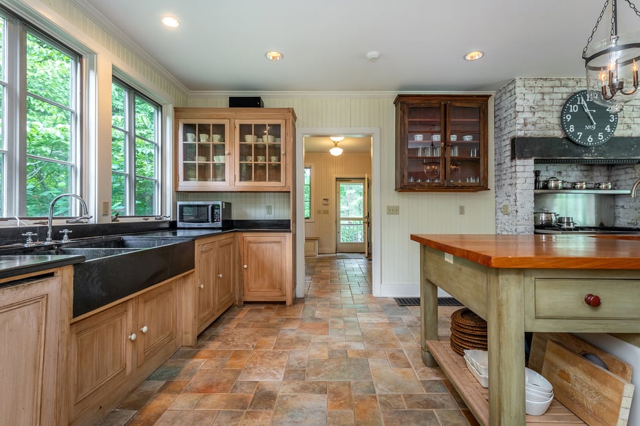 79 Hilltop Road Photo 10