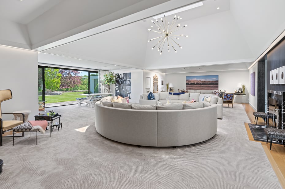 4900 Congress Street Photo 7