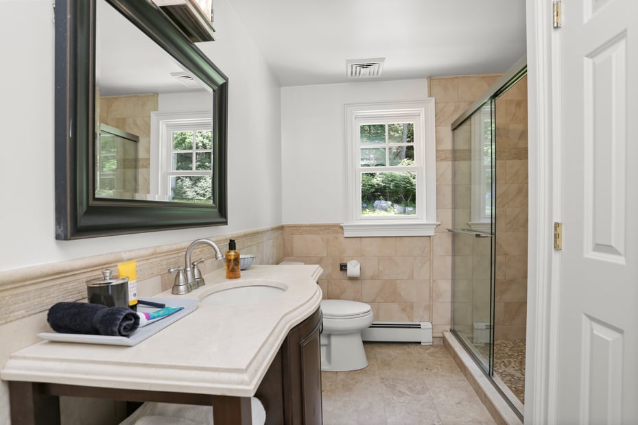 220 Burr Street Photo 16