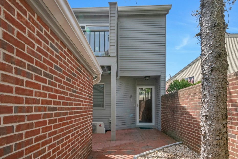 60 Waterside Close Photo 4