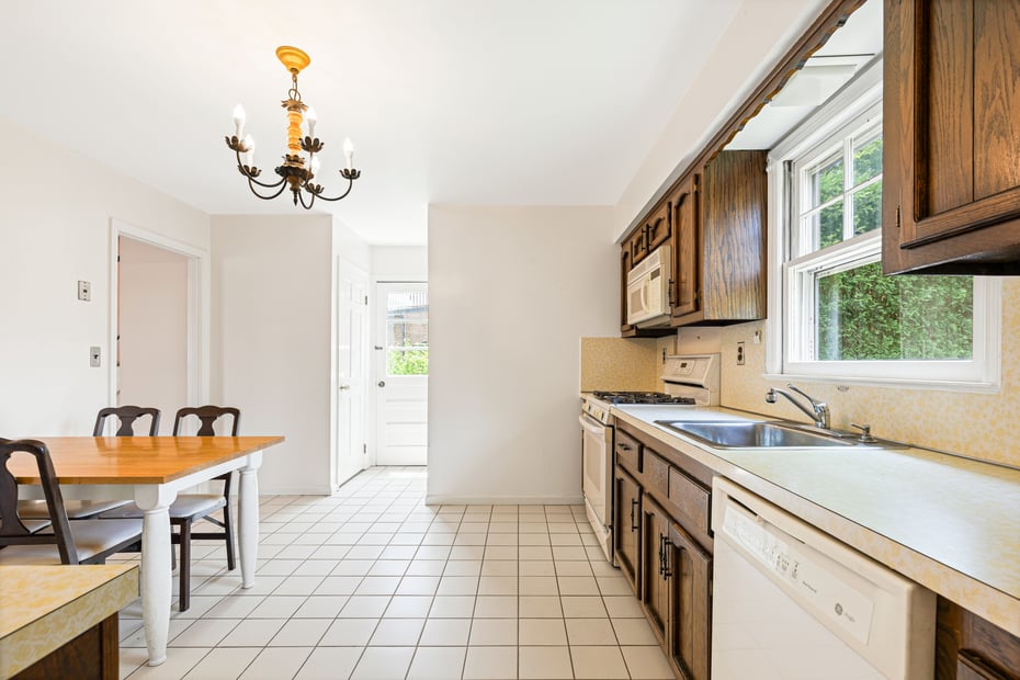 11 Park Drive Photo 5