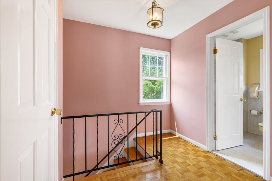 11 Park Drive Photo 8