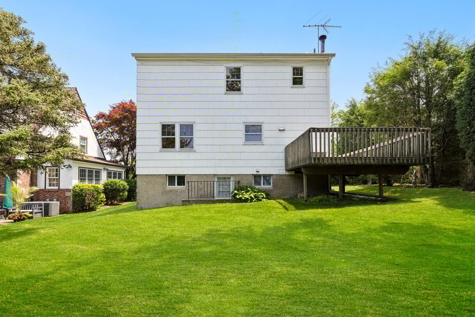 11 Park Drive Photo 15