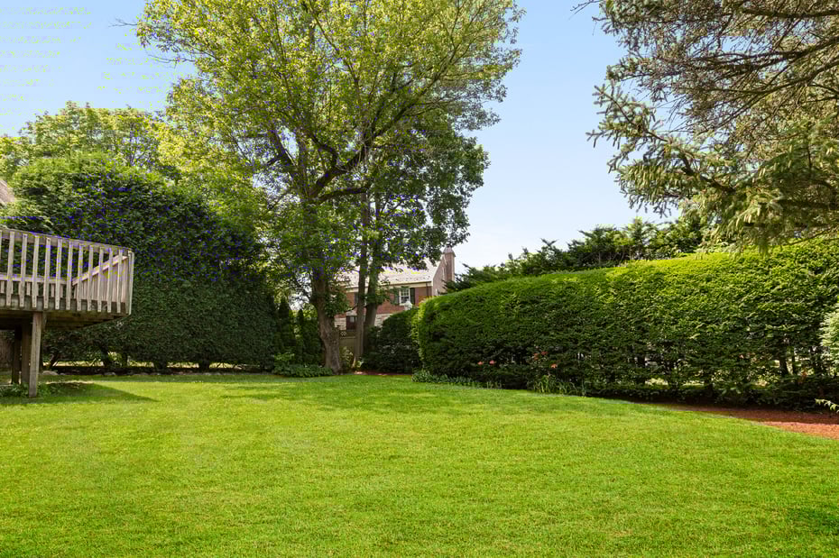 11 Park Drive Photo 16