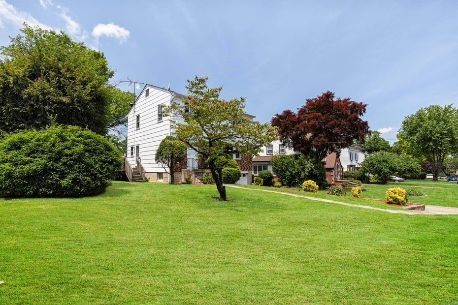 11 Park Drive Photo 17