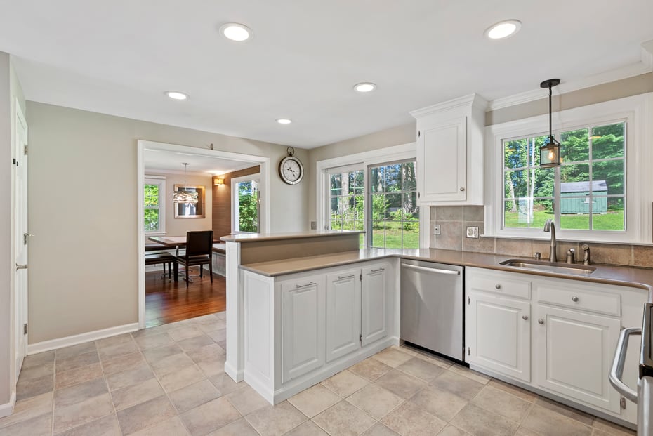 25 Copplestone Road Photo 5