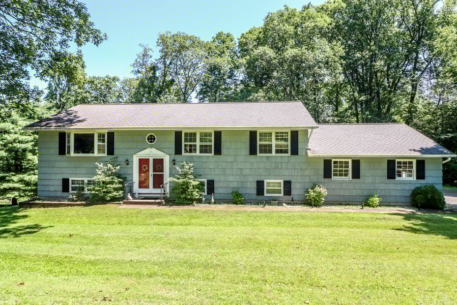 11 Chestnut Hill Drive Photo 1