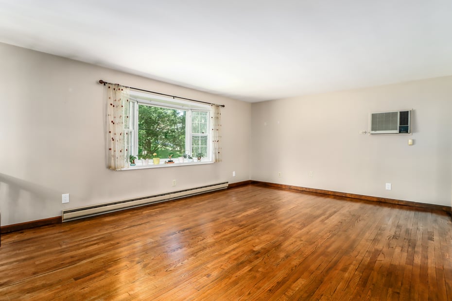 11 Chestnut Hill Drive Photo 3
