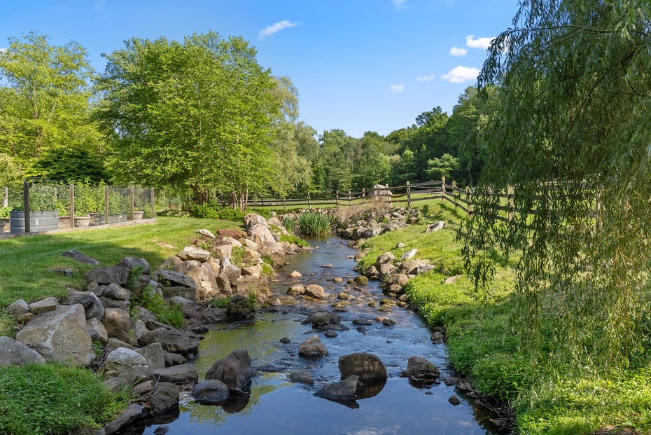 57 Indian Trail Road Photo 40