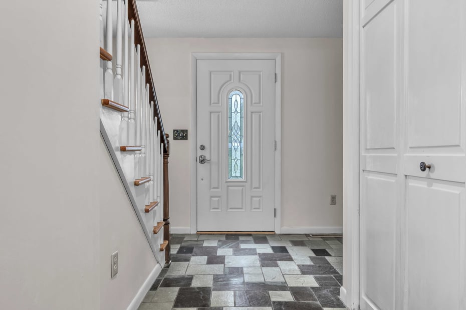 7 Sharon Lane Photo 13