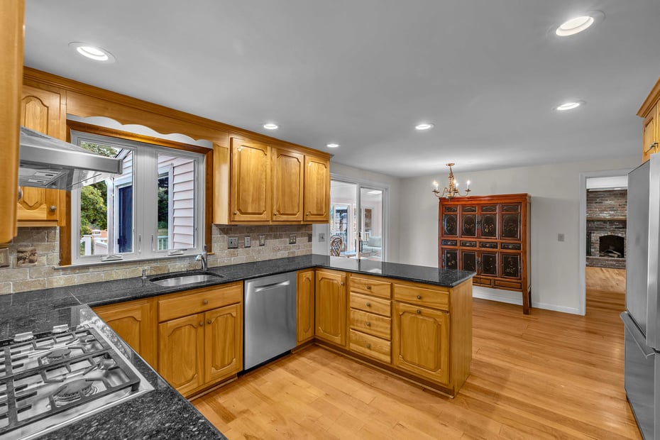 7 Sharon Lane Photo 19