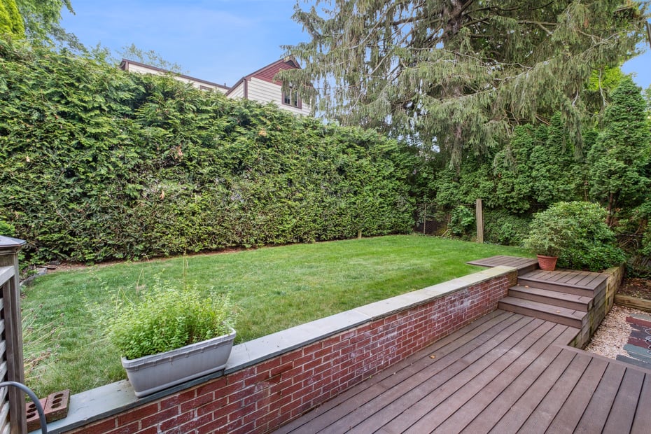 20 Bronson Avenue Photo 42