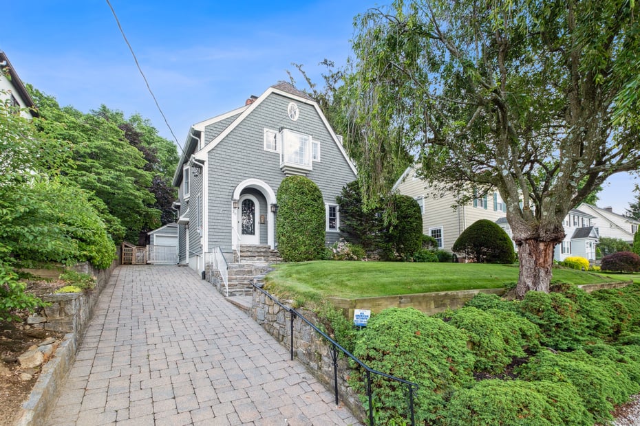 20 Bronson Avenue Photo 2