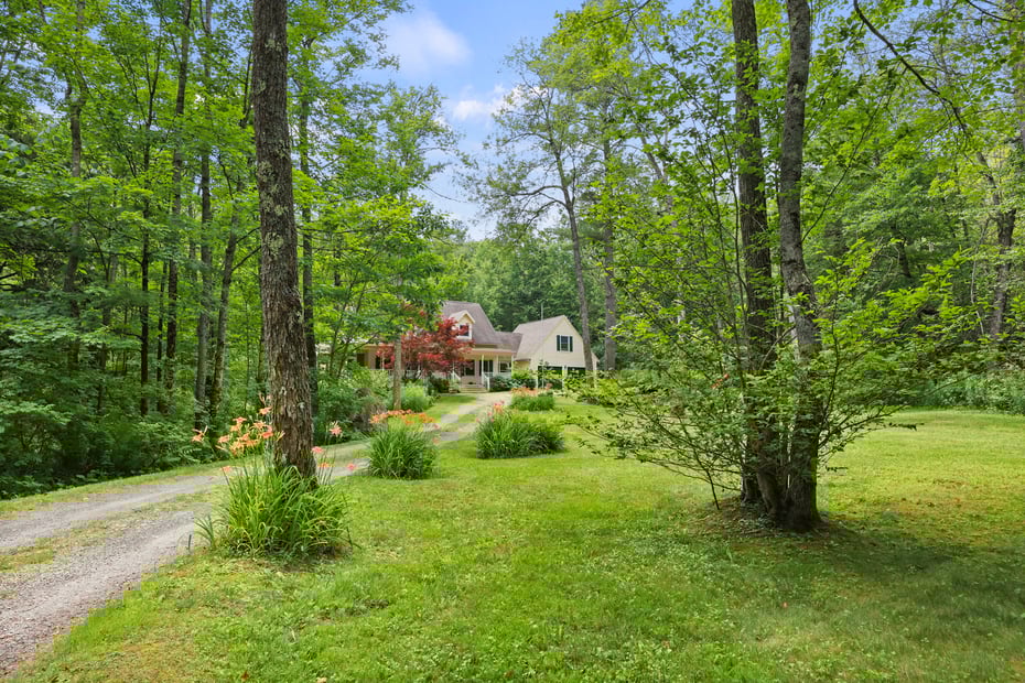 169 Jacobs Hollow Rd Photo 3