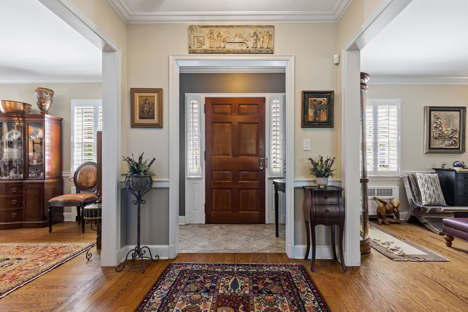31 Colonial Road Photo 3