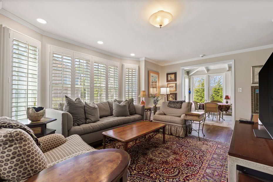 31 Colonial Road Photo 10