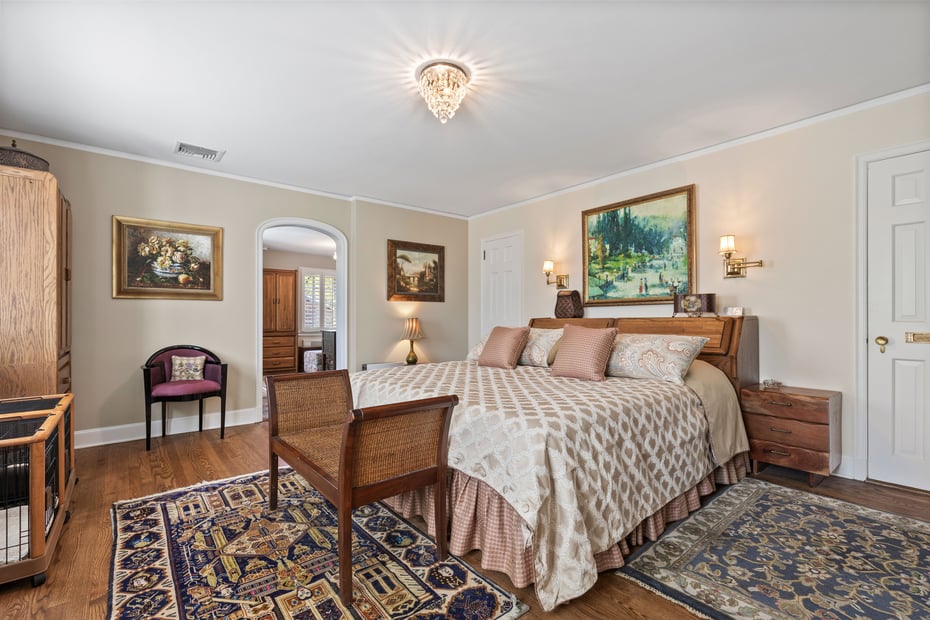 31 Colonial Road Photo 12